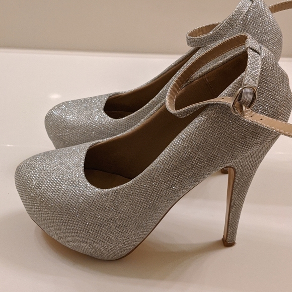 Delicacy Size 9 shoes - Picture 4 of 6